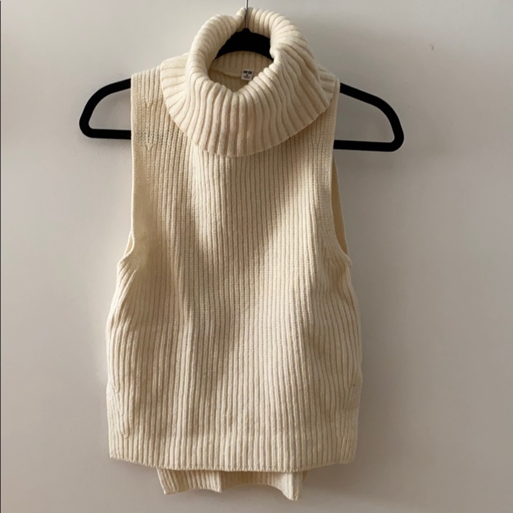 Uniqlo Sleeveless Turtleneck Sz XS - Picture 1 of 13
